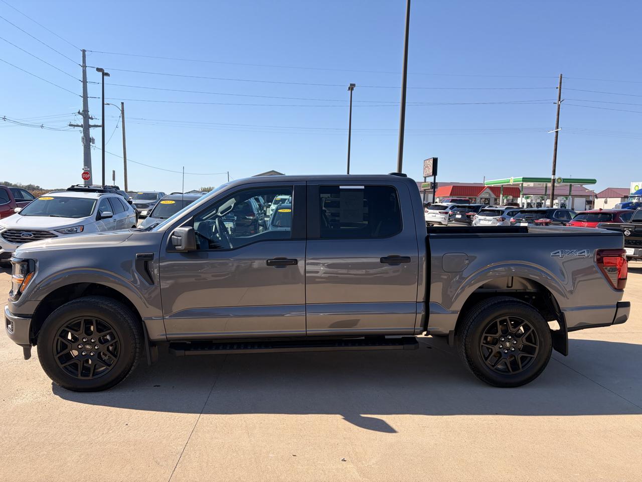 Ford F-150 STX SuperCrew 4WD 2024