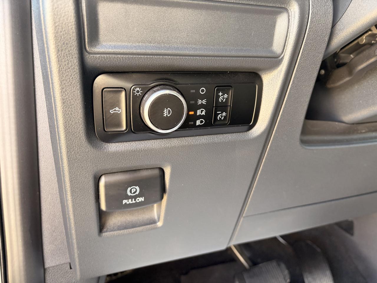 Ford F-150 STX SuperCrew 4WD 2024