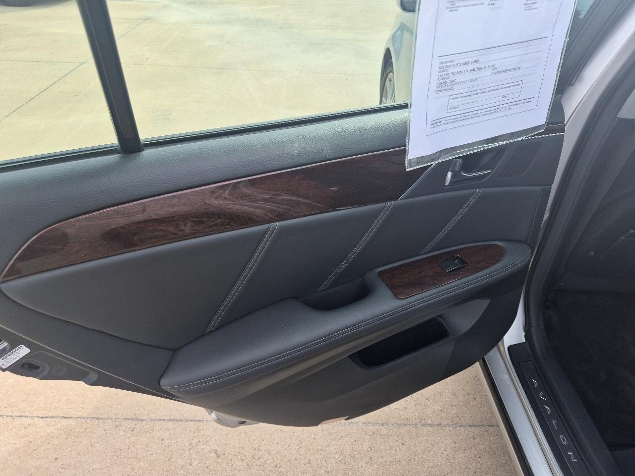 Toyota Avalon Limited 2009