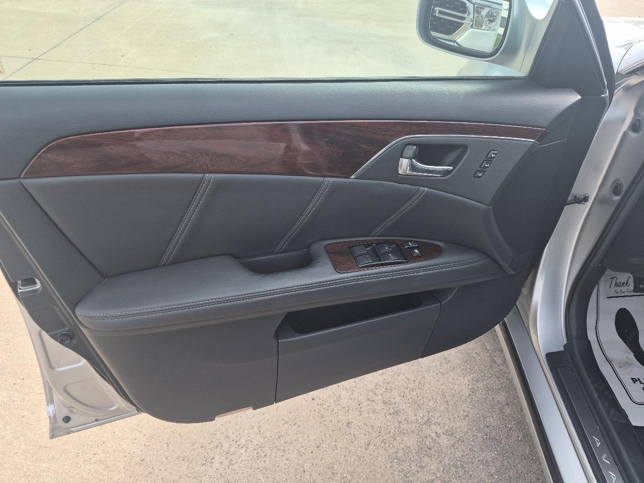 Toyota Avalon Limited 2009