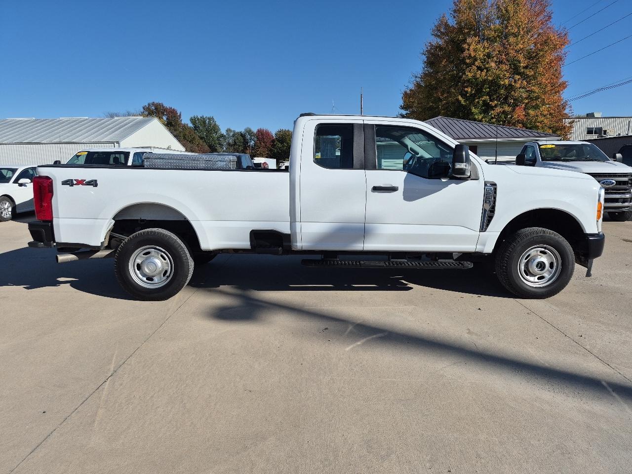 Ford F-250 SD XL SuperCab Long Bed 4WD 2023