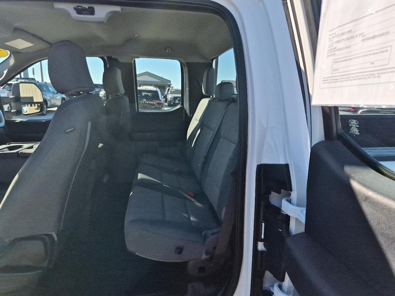 Ford F-250 SD XL SuperCab Long Bed 4WD 2023