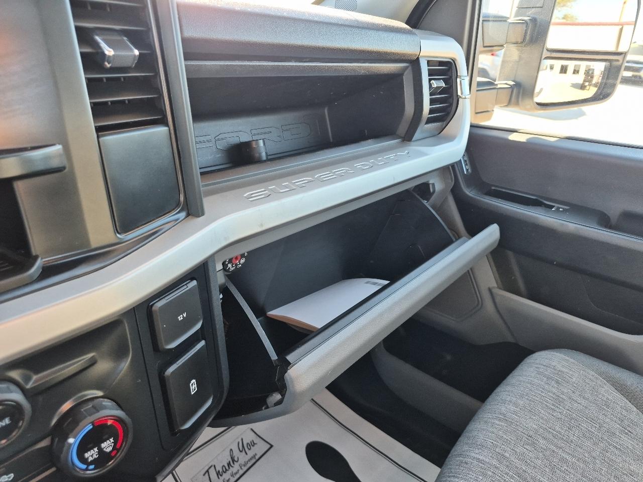Ford F-250 SD XL SuperCab Long Bed 4WD 2023