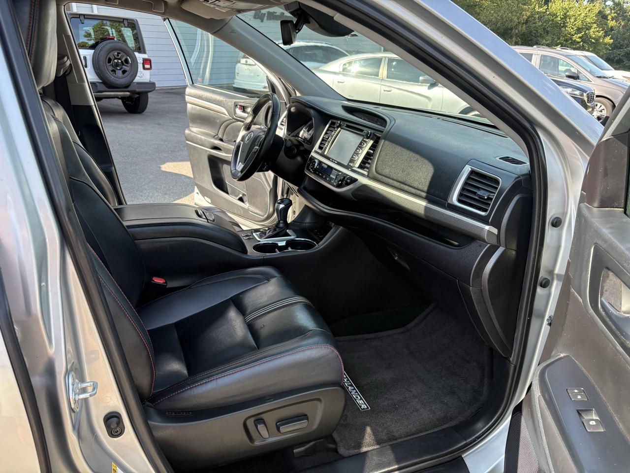 Toyota Highlander XLE V6 AWD (Natl) 2019