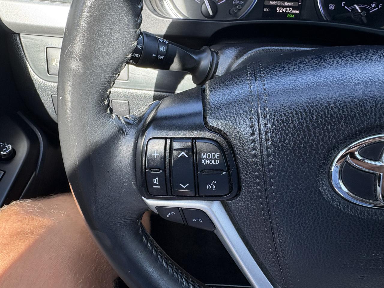 Toyota Highlander XLE V6 AWD (Natl) 2019