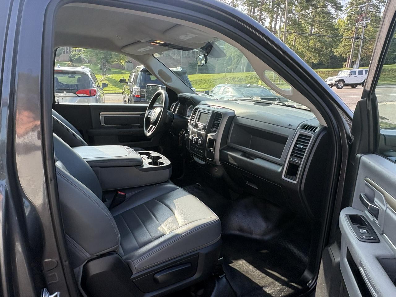 RAM 1500 Tradesman 4x2 Reg Cab 8' Box 2018