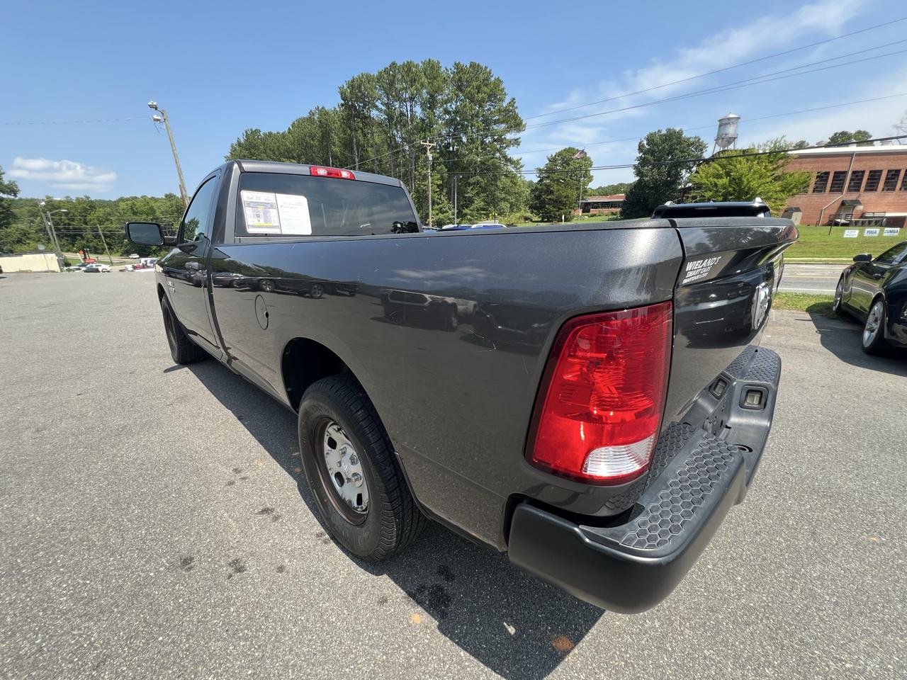 RAM 1500 Tradesman 4x2 Reg Cab 8' Box 2018