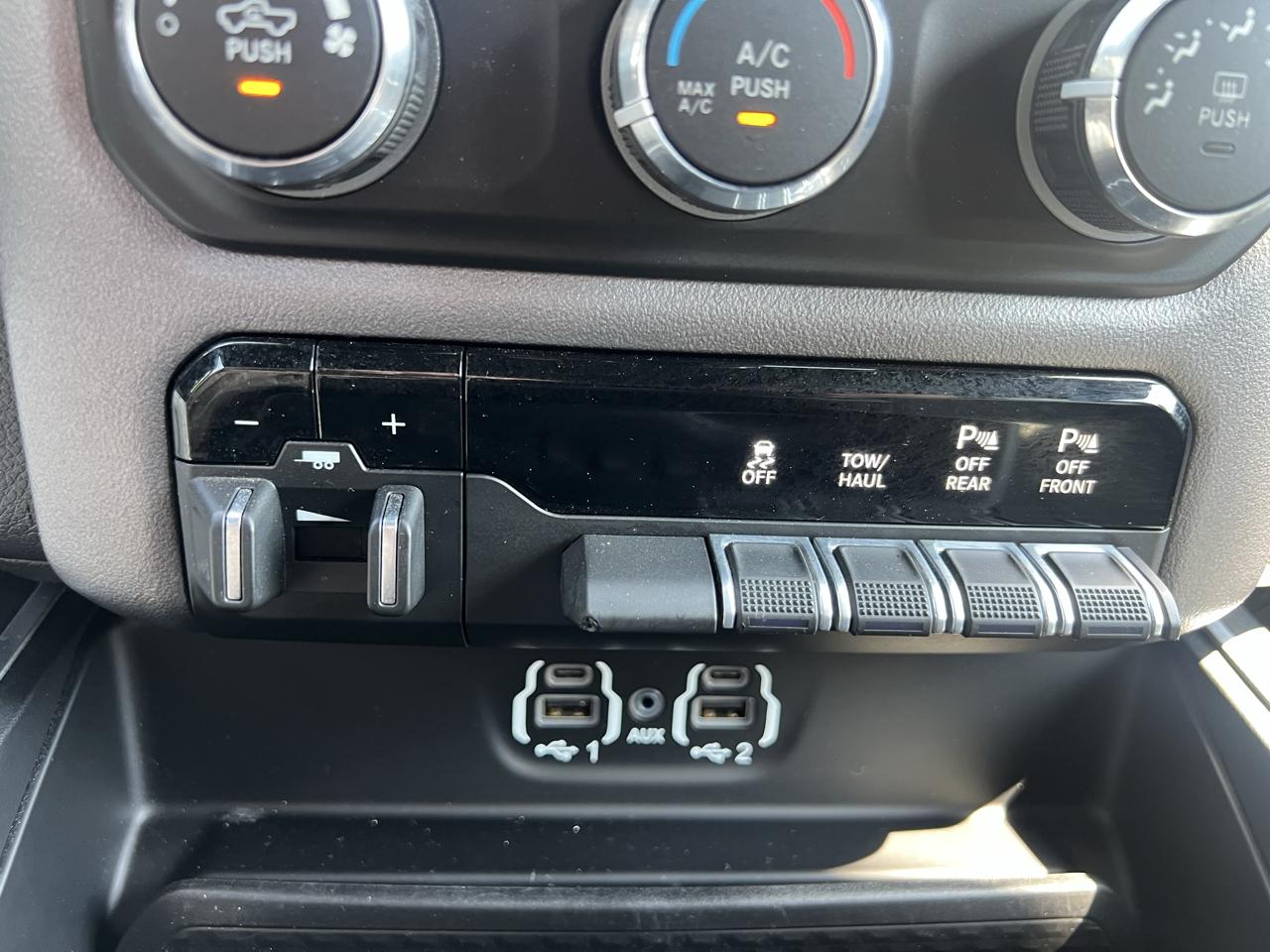 RAM 2500 Lone Star 4x4 Crew Cab 8' Box 2022