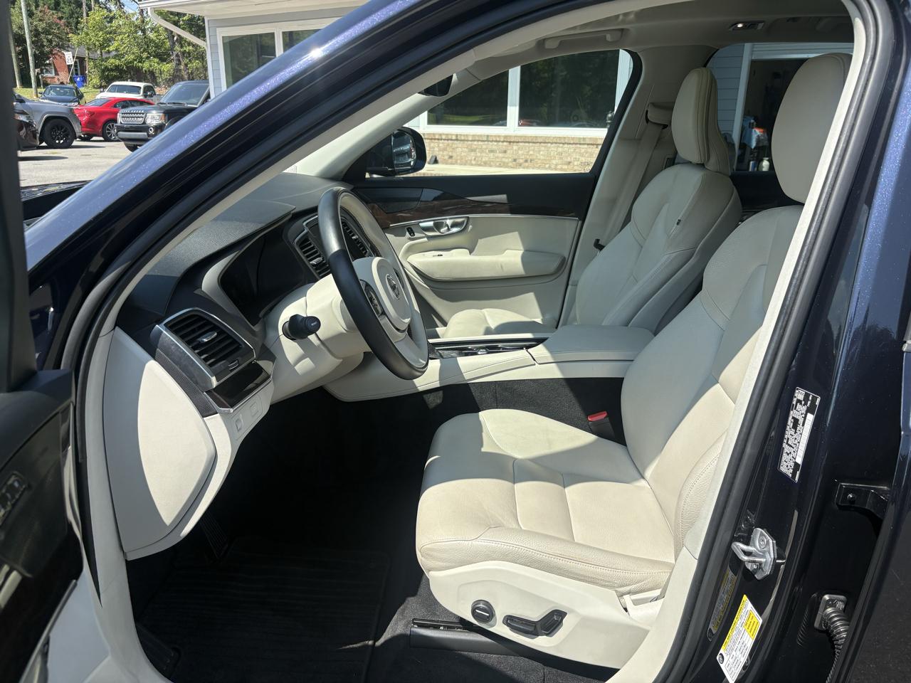 Volvo XC90 T5 AWD Momentum 2019