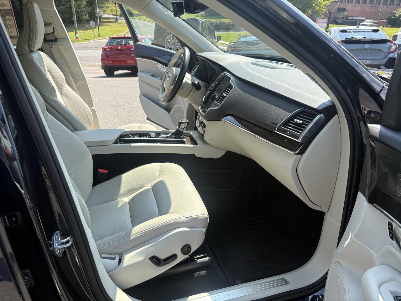 Volvo XC90 T5 AWD Momentum 2019