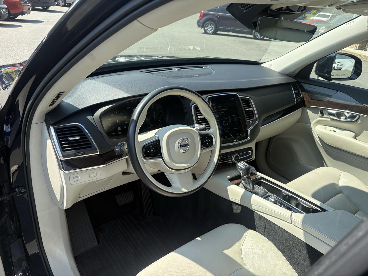 Volvo XC90 T5 AWD Momentum 2019