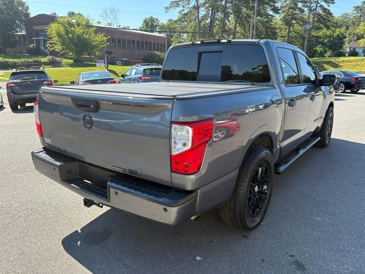 Nissan Titan 4x2 Crew Cab SL 2018