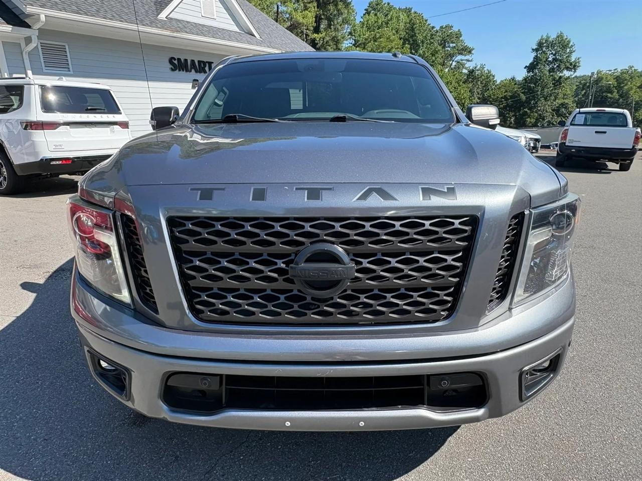 Nissan Titan 4x2 Crew Cab SL 2018