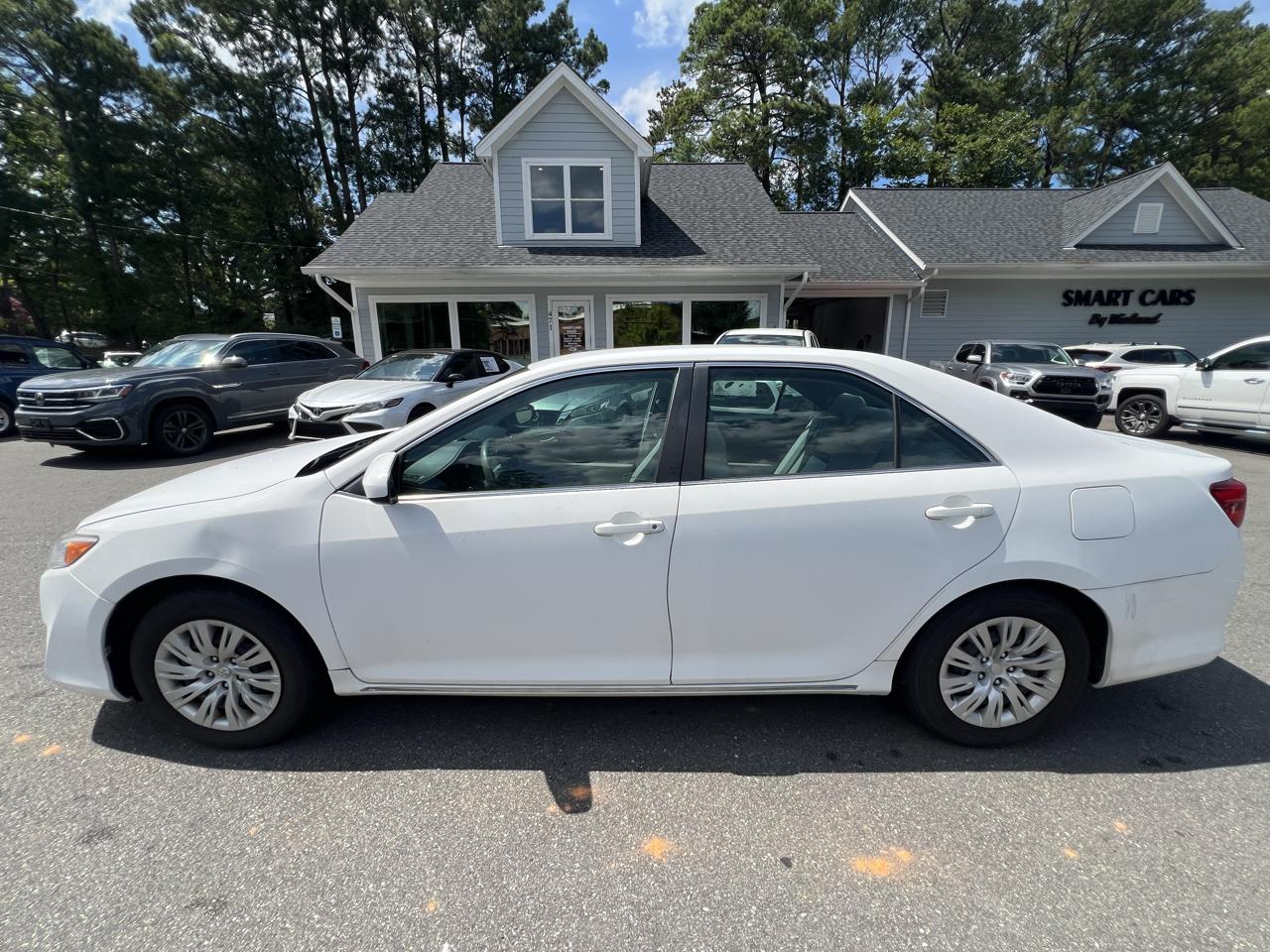 Toyota Camry 4dr Sdn I4 Auto LE (Natl) 2013