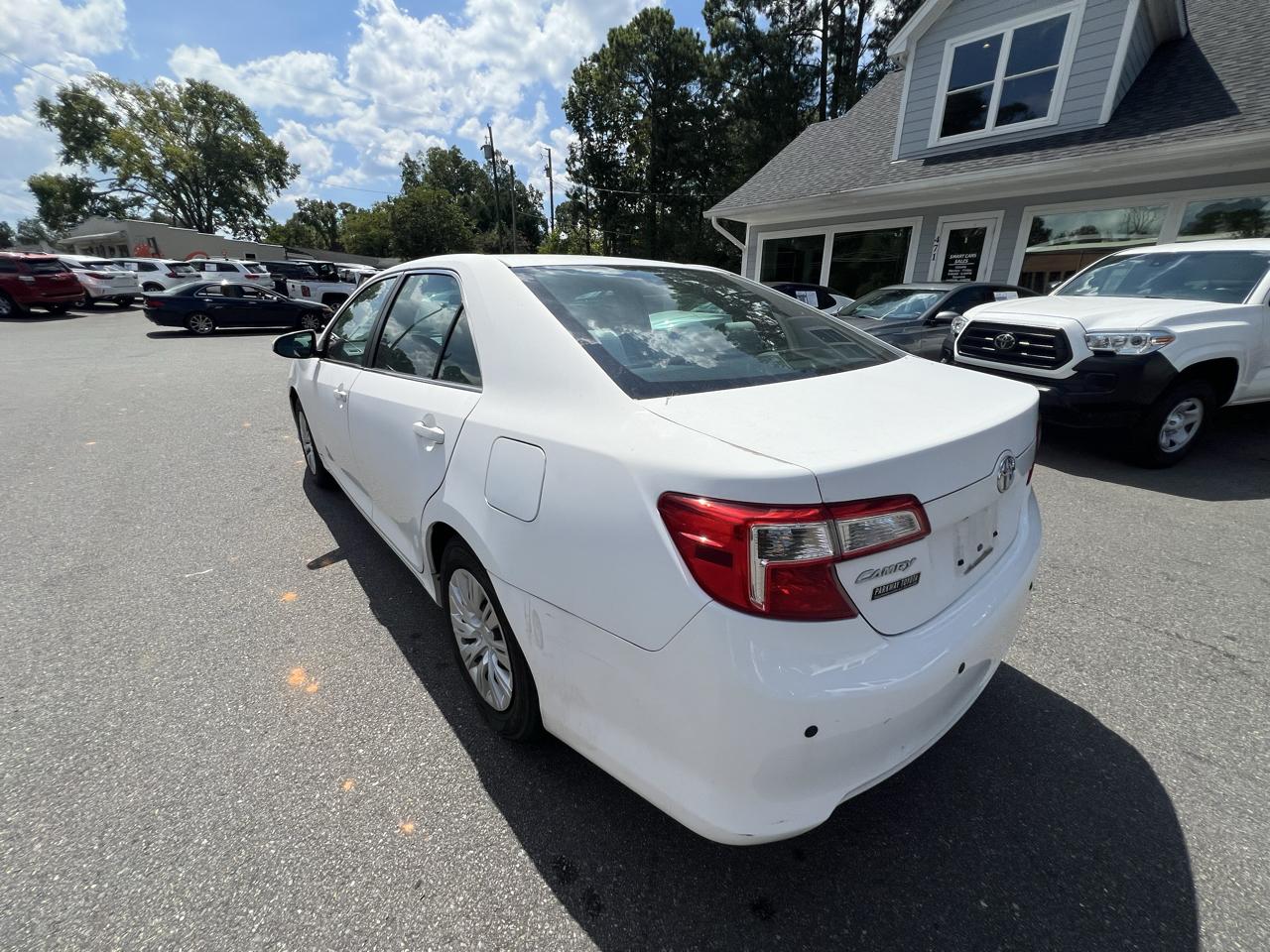 Toyota Camry 4dr Sdn I4 Auto LE (Natl) 2013