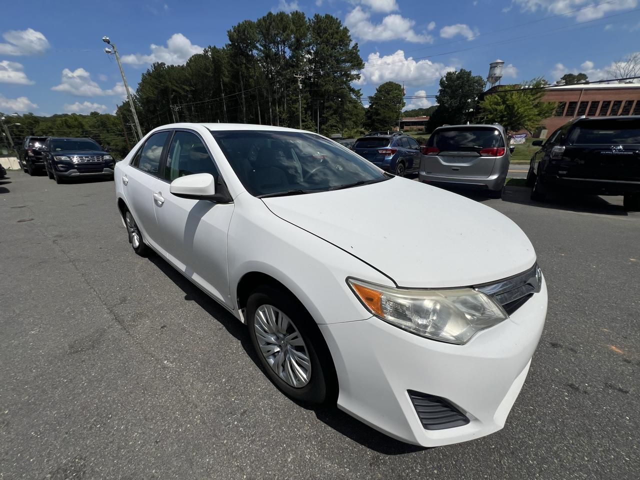 Toyota Camry 4dr Sdn I4 Auto LE (Natl) 2013