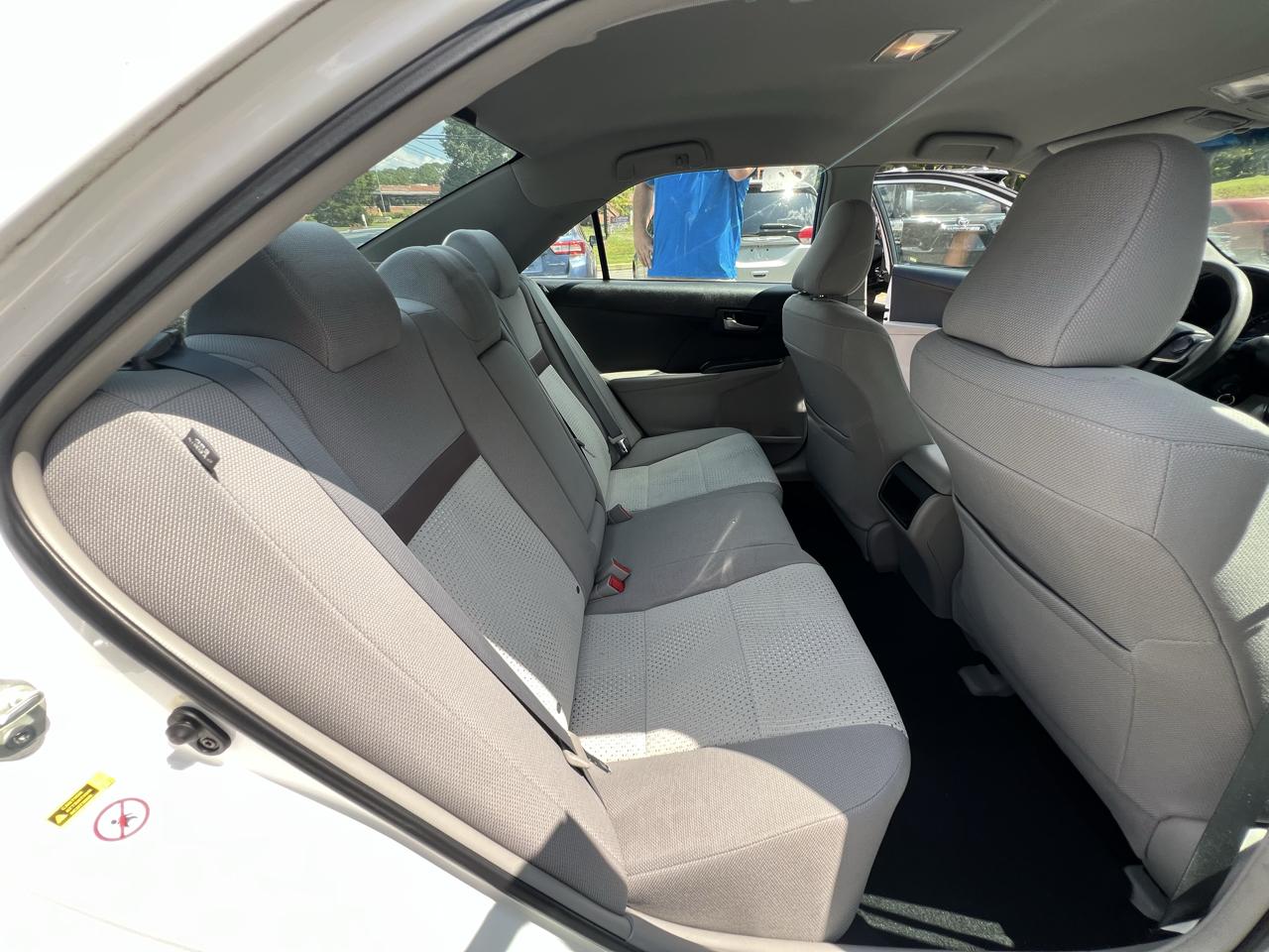 Toyota Camry 4dr Sdn I4 Auto LE (Natl) 2013