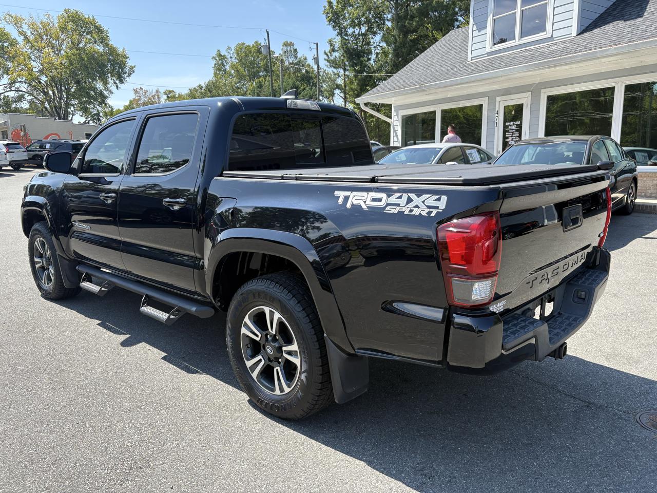 Toyota Tacoma TRD Off Road Double Cab 5' Bed V6 4x4 AT (Natl) 2018