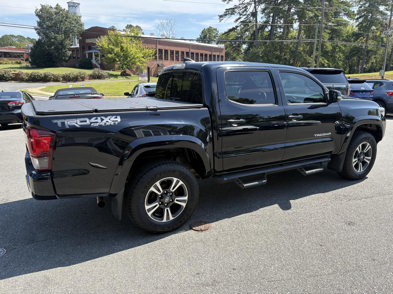 Toyota Tacoma TRD Off Road Double Cab 5' Bed V6 4x4 AT (Natl) 2018
