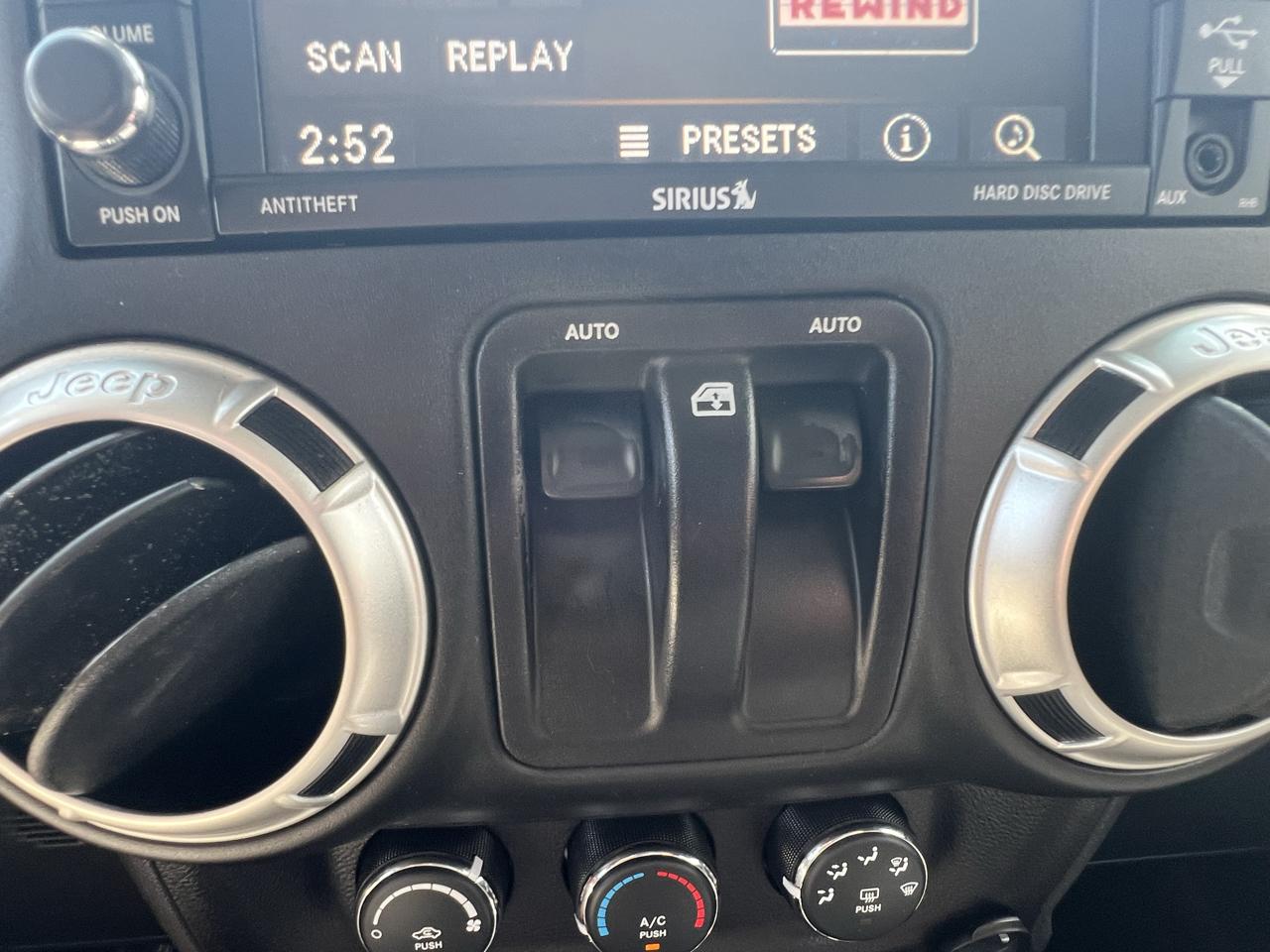 Jeep Wrangler 4WD 2dr Sahara 2016