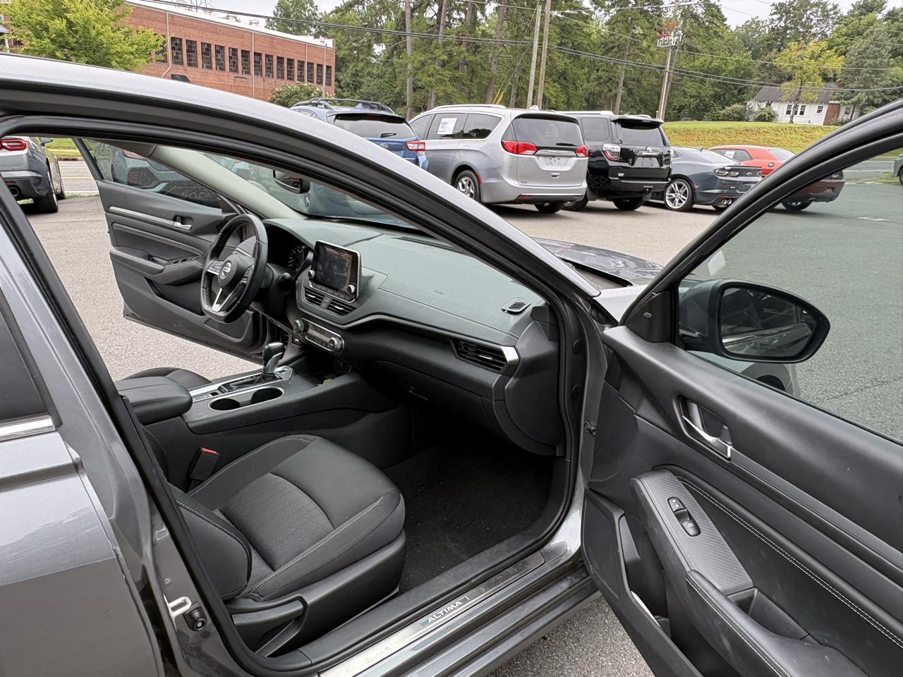 Nissan Altima 2.5 SV Sedan 2019