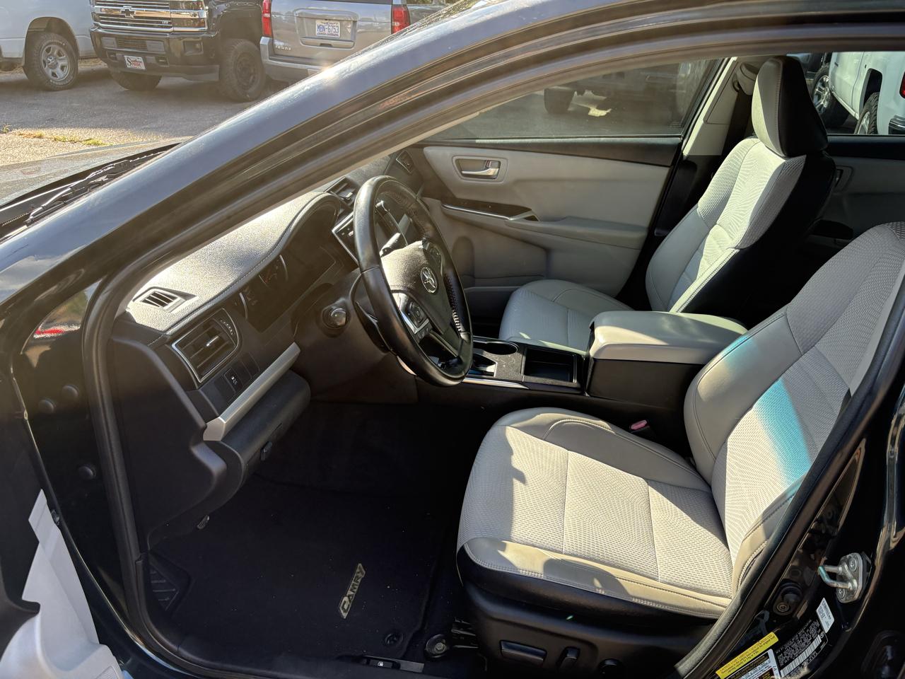 Toyota Camry 4dr Sdn I4 Auto SE w/Special Edition Pkg (Natl) 2016