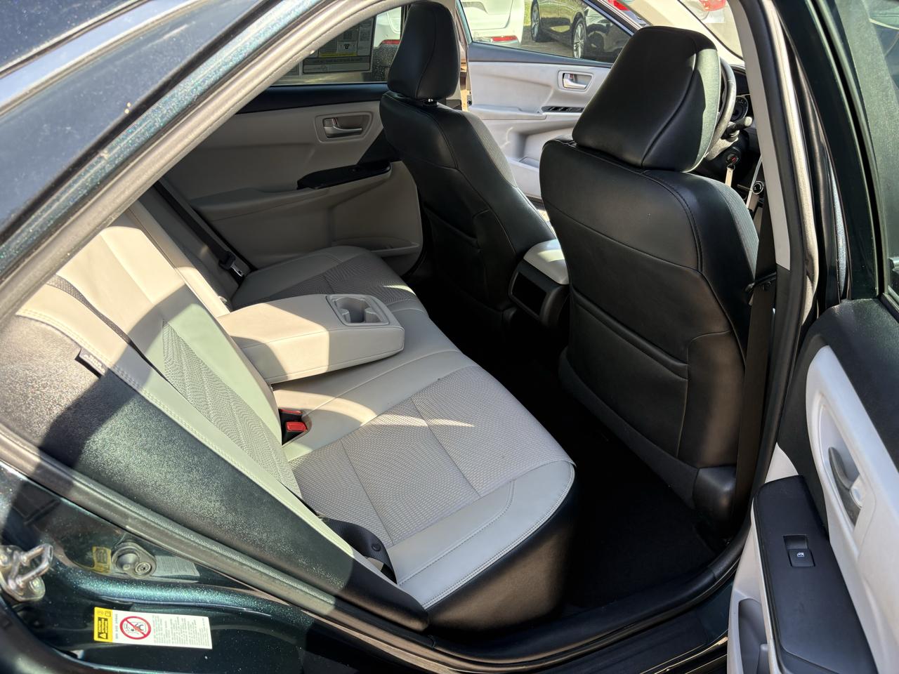Toyota Camry 4dr Sdn I4 Auto SE w/Special Edition Pkg (Natl) 2016