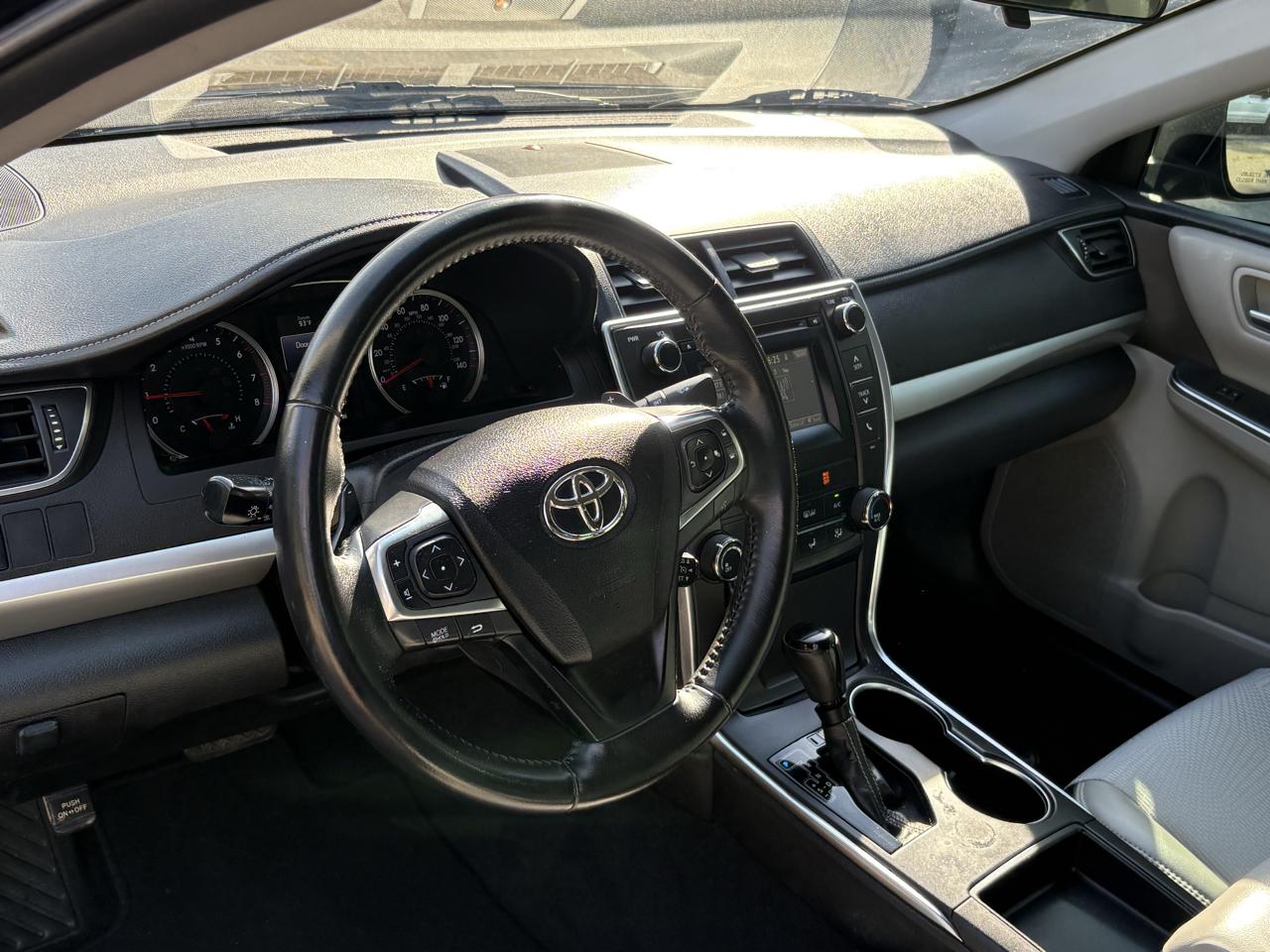 Toyota Camry 4dr Sdn I4 Auto SE w/Special Edition Pkg (Natl) 2016