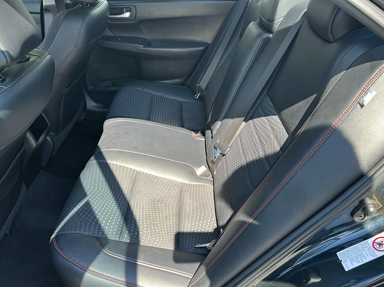 Toyota Camry 4dr Sdn I4 Auto XLE (Natl) 2015