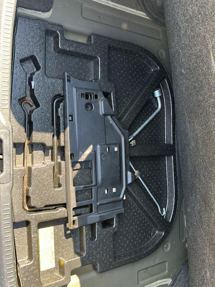 Toyota Camry 4dr Sdn I4 Auto XLE (Natl) 2015