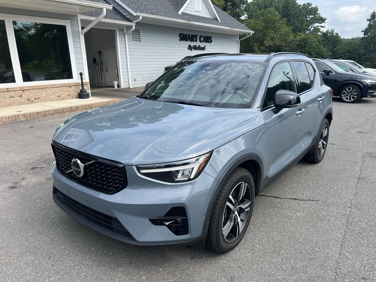 Volvo XC40 B5 AWD Plus Dark Theme 2023