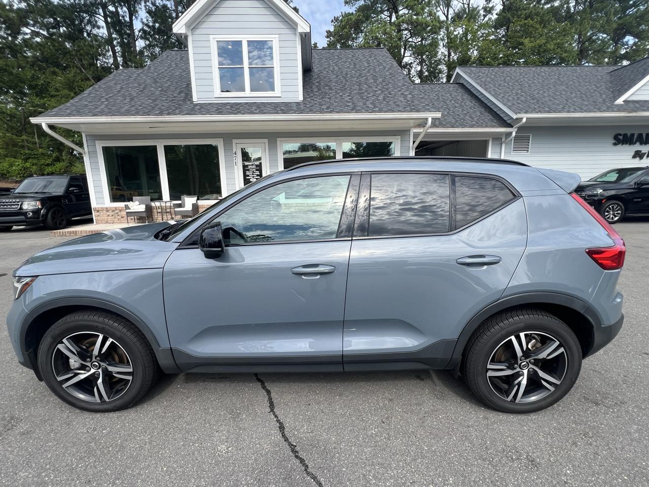 Volvo XC40 B5 AWD Plus Dark Theme 2023