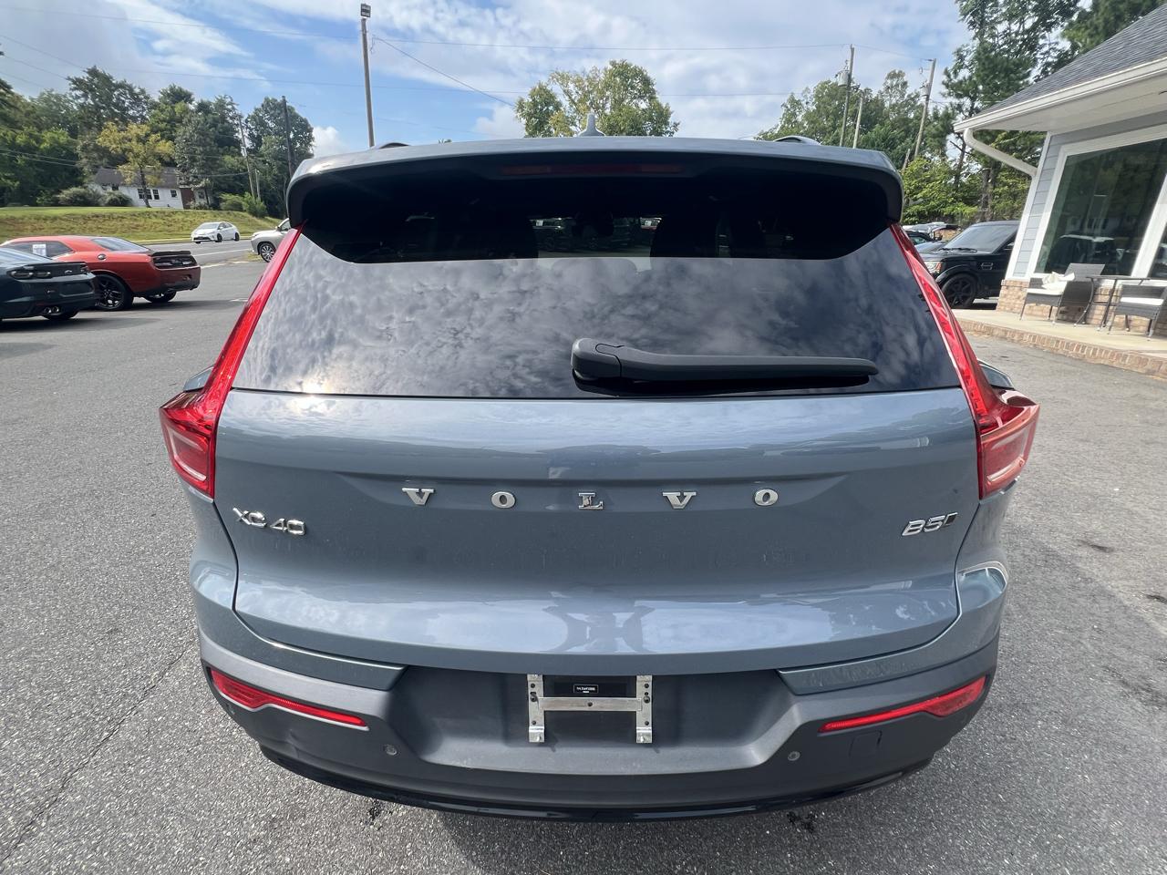 Volvo XC40 B5 AWD Plus Dark Theme 2023