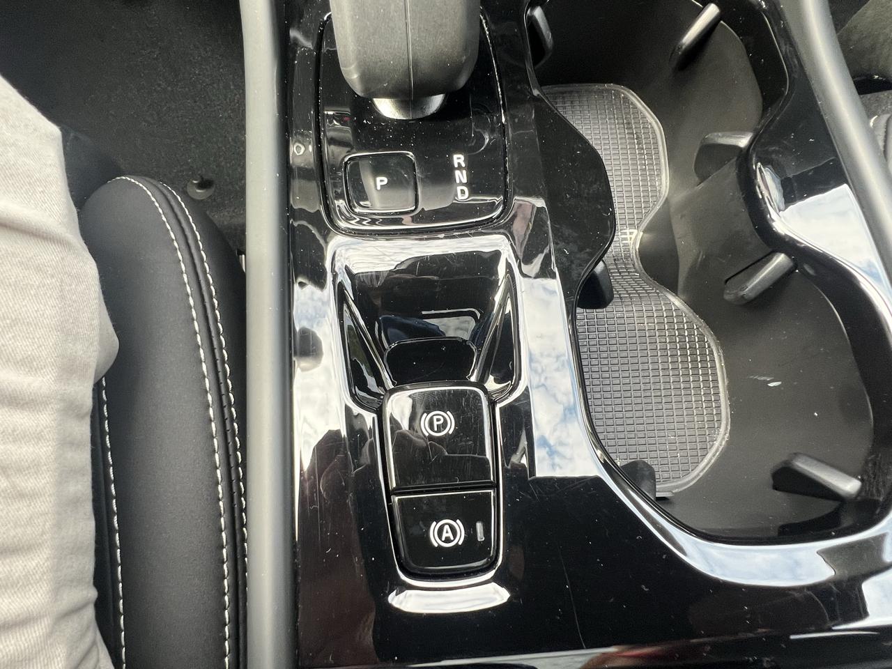Volvo XC40 B5 AWD Plus Dark Theme 2023