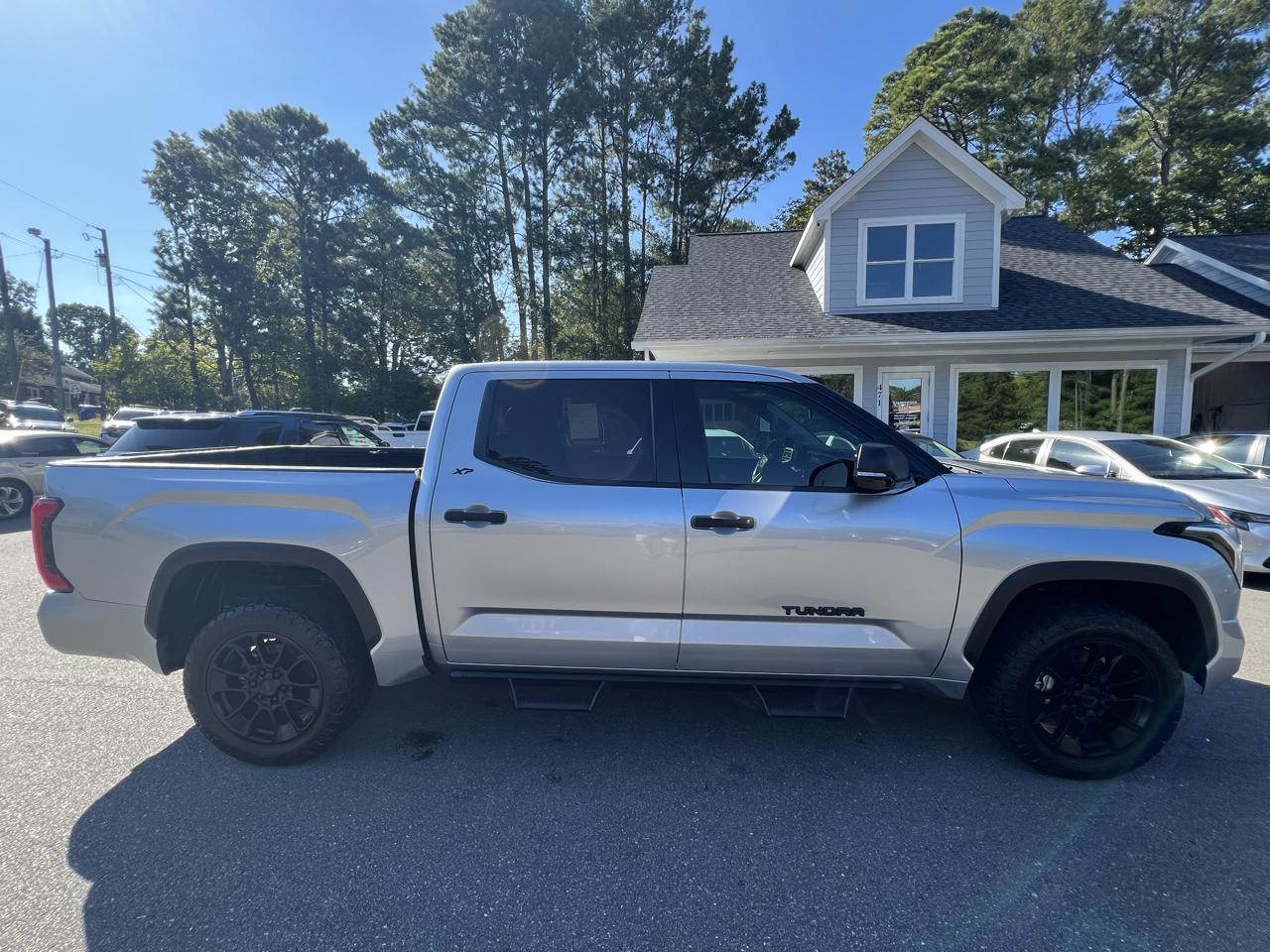 Toyota Tundra 4WD SR5 CrewMax 5.5' Bed (Natl) 2023