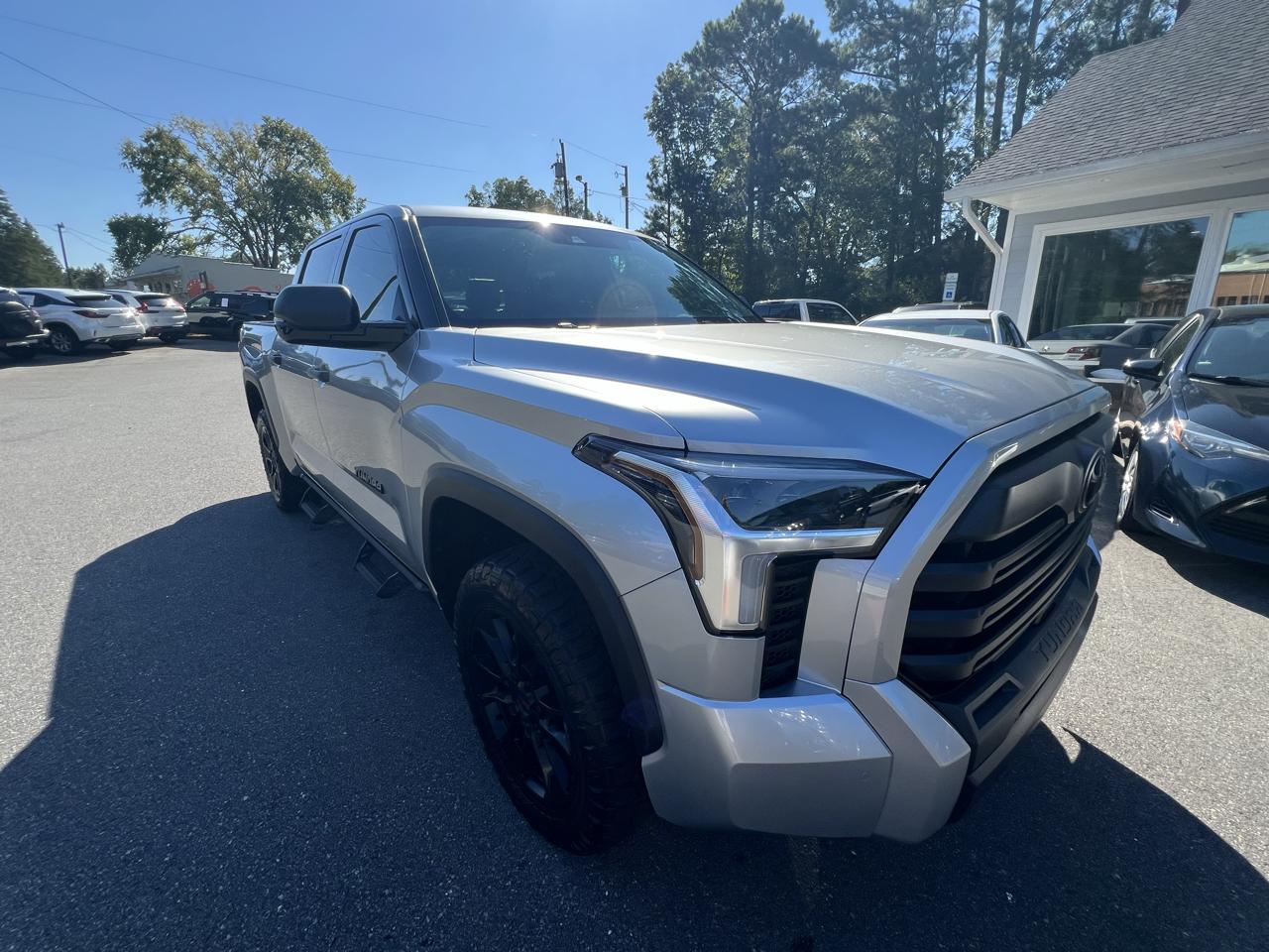 Toyota Tundra 4WD SR5 CrewMax 5.5' Bed (Natl) 2023