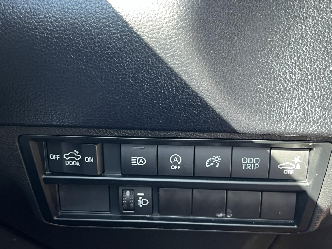 Toyota Tundra 4WD SR5 CrewMax 5.5' Bed (Natl) 2023