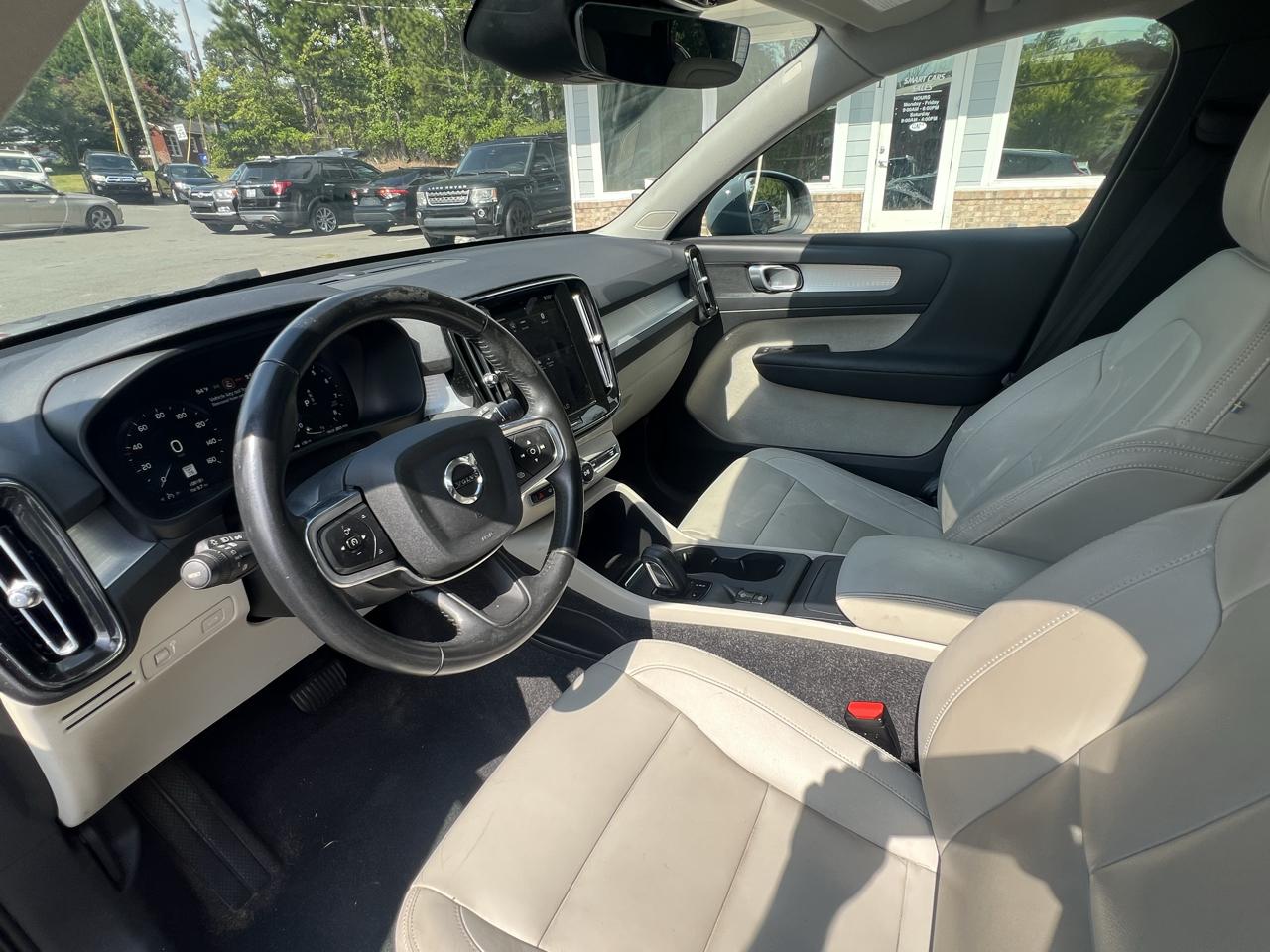 Volvo XC40 T4 FWD Momentum 2021
