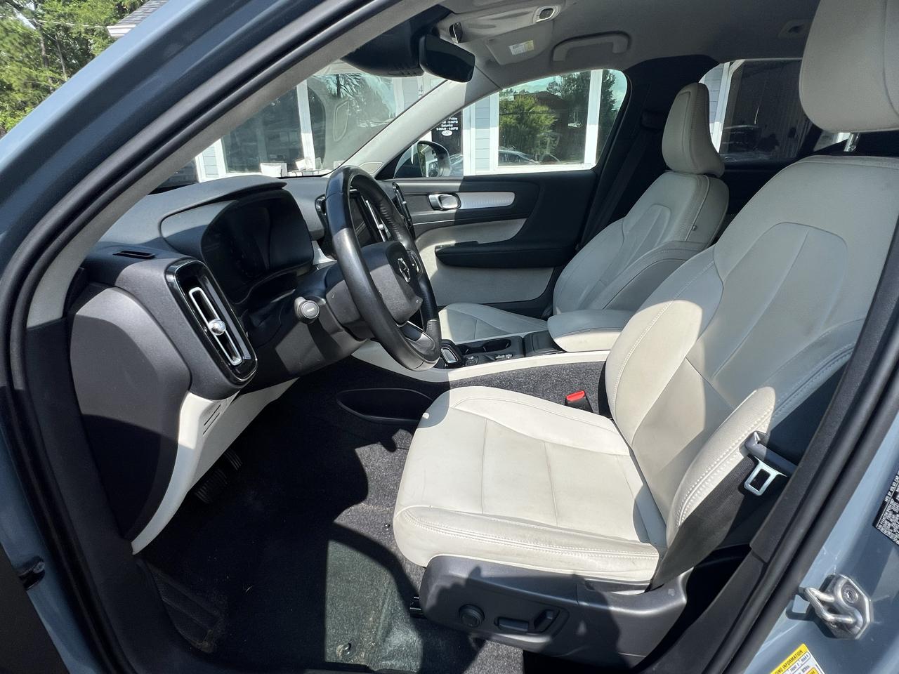 Volvo XC40 T4 FWD Momentum 2021