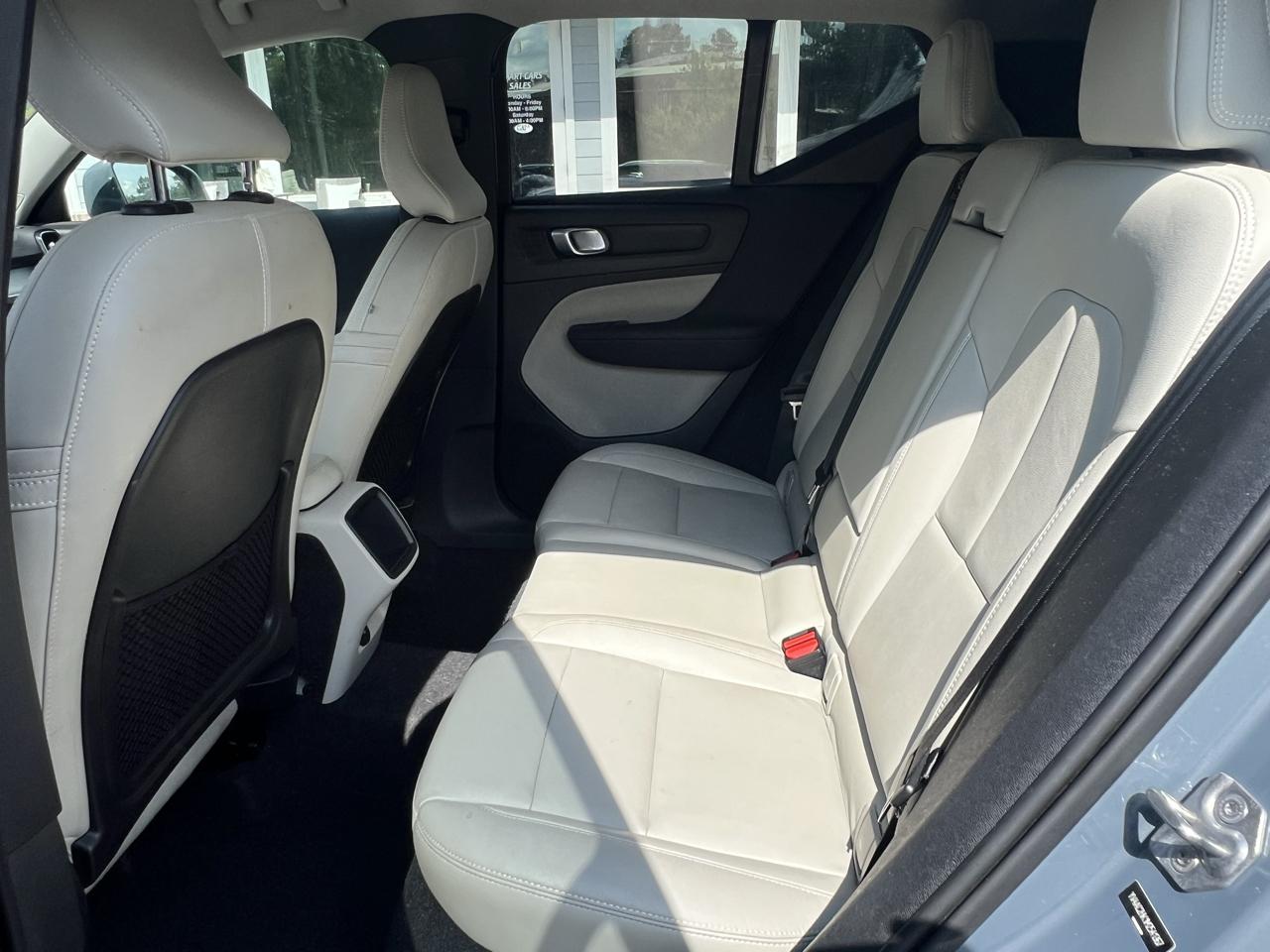 Volvo XC40 T4 FWD Momentum 2021
