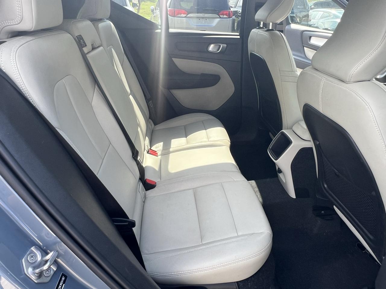 Volvo XC40 T4 FWD Momentum 2021