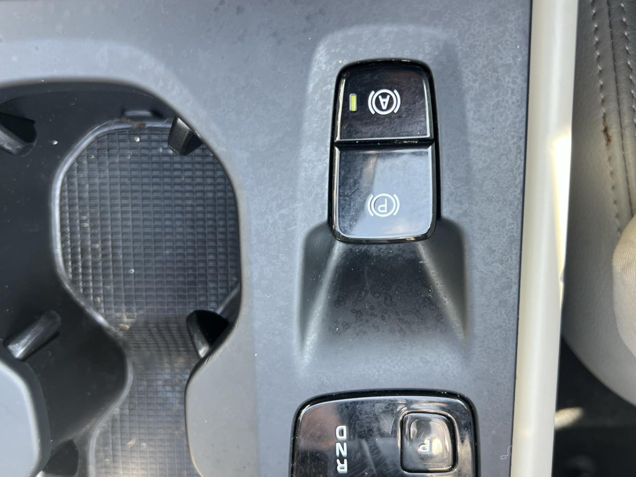 Volvo XC40 T4 FWD Momentum 2021
