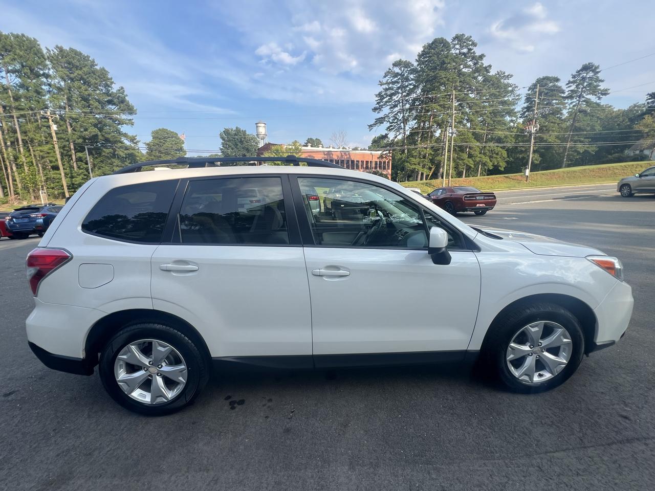 Subaru Forester 4dr CVT 2.5i Premium PZEV 2016