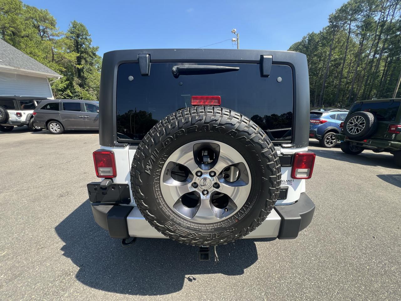 Jeep Wrangler Unlimited 4WD 4dr Sahara 2016