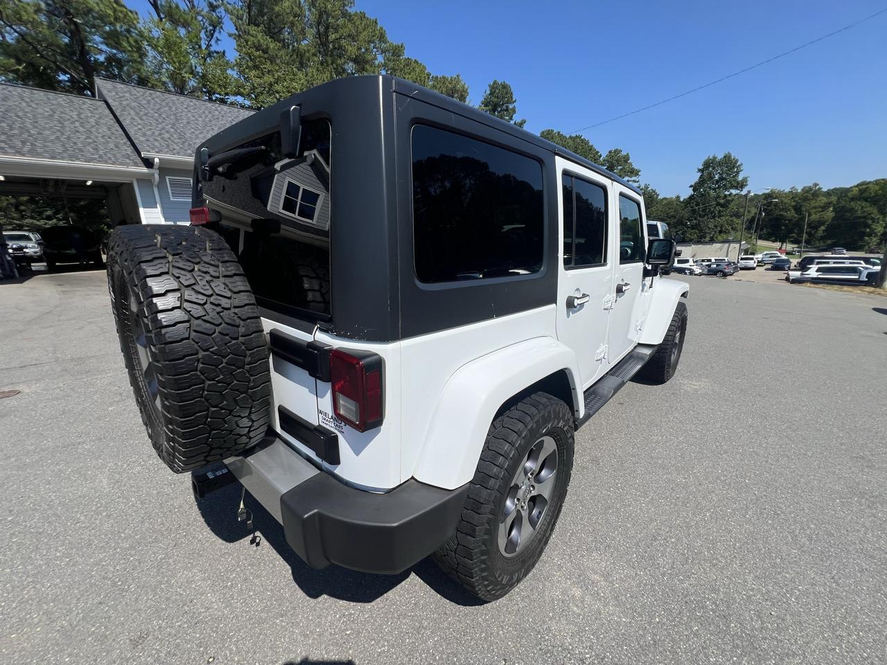Jeep Wrangler Unlimited 4WD 4dr Sahara 2016