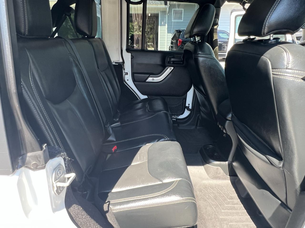 Jeep Wrangler Unlimited 4WD 4dr Sahara 2016
