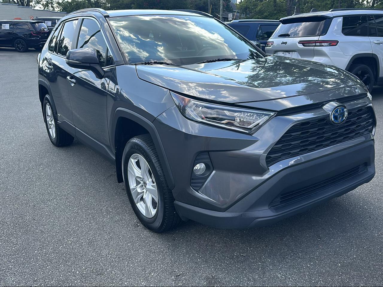 Toyota RAV4 Hybrid XLE AWD 2021