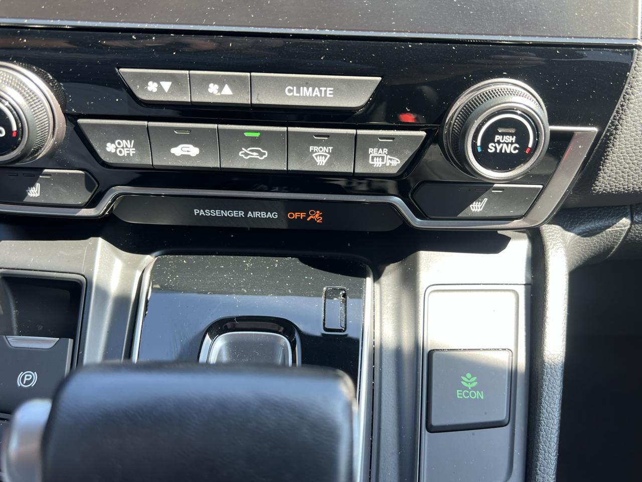 Toyota Camry XLE Auto (Natl) 2019