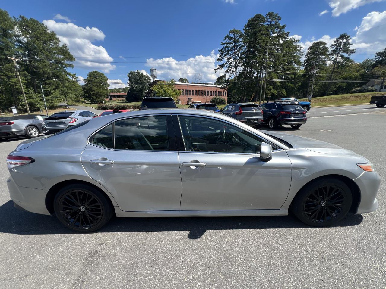 Toyota Camry XLE Auto (Natl) 2019