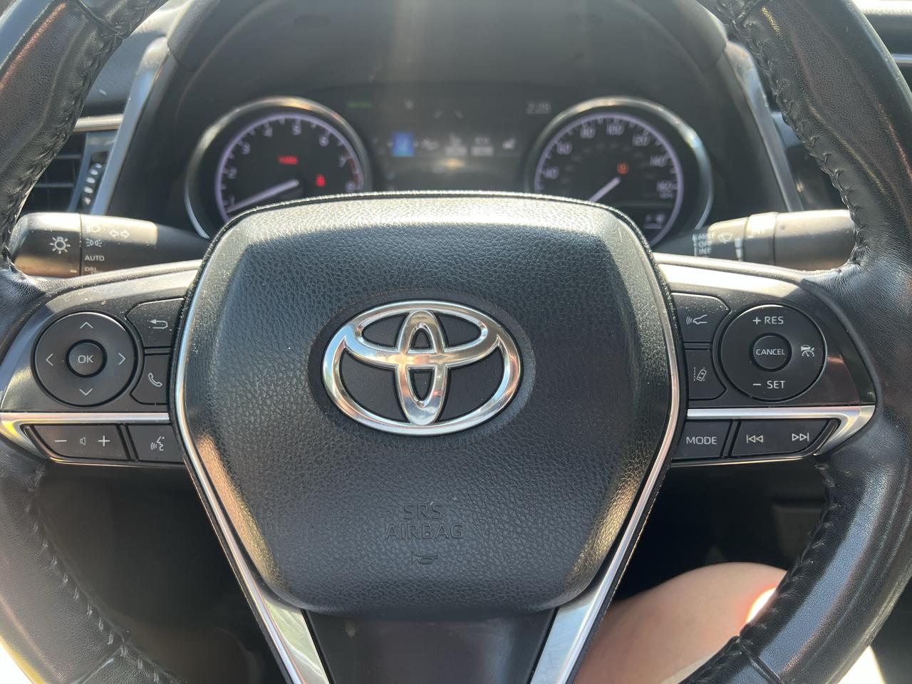 Toyota Camry XLE Auto (Natl) 2019